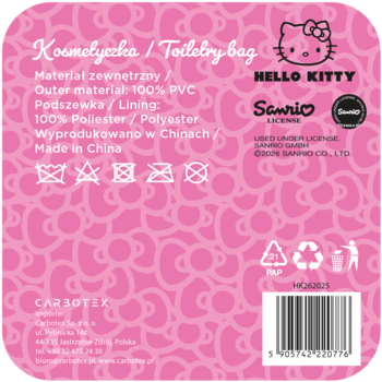 Tył różowego opakowania kosmetyczki Hello Kitty. Widoczne dane materiałowe (PVC, poliester), kraj produkcji (Chiny), logo Sanrio i kod kreskowy.
