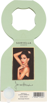 Zielony Sorvella Moments Home Spray o zapachu pistacji i białej herbaty, z portretem Justyny Steczkowskiej.