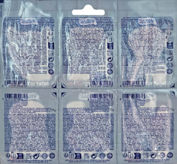 Tył opakowania sześciu małych, przezroczystych saszetek z tekstem i ikonami, z zawieszką u góry.