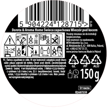 Tył czarnej etykiety świecy zapachowej Doruta & Aroma Home "Wieczór pod kocem", 150g, z instrukcjami i kodem.