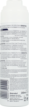 Biała pianka do golenia SENSITIVE, tył opakowania z wielojęzycznymi etykietami i widocznym kodem kreskowym.