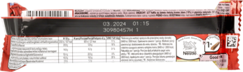 Tył opakowania wafla Nestlé z kremem orzechowym, z tabelą wartości odżywczych, składem i datą 03.2024.