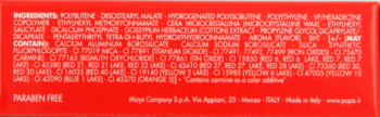 Tył czerwonego opakowania pomadki z białą listą składników, informacją "PARABEN FREE" i "Made in Italy".