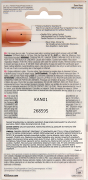 Tył beżowego opakowania sztucznych paznokci Kiss Salon Acrylic French nude z klejem, z opisem cech.