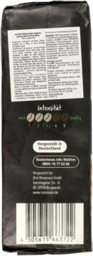 Tył czarnej paczki kawy enerBiO Caf&#233; de Per&#250;, intensywność 3/5, z informacjami o kawie Fairtrade i kodem kreskowym.