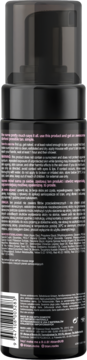 Tył czarnej butelki samoopalającej pianki b.tan, I Want The Darkest Possible, z różowo-białym tekstem i kodem kreskowym.