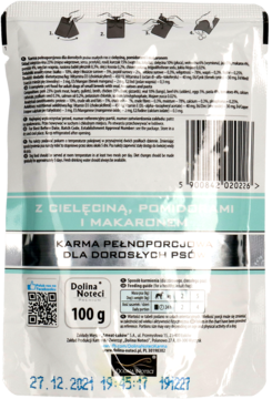 Tył białej saszetki karmy Dolina Noteci dla psa z cielęciną, pomidorami i makaronem, widoczny kod kreskowy i data.