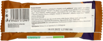 Tył brązowo-fioletowego opakowania ekologicznego batona proteinowego z czekoladą, z etykietą i kodem kreskowym.