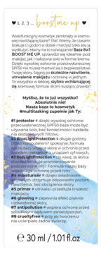 Pionowa etykieta bazy pod makijaż BOOST ME UP 8w1 SPF50, z tekstem o właściwościach pielęgnacyjnych.