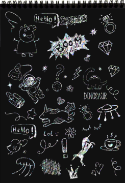 Holograficzna wydrapywanka, czarny zeszyt spiralny z zabawnymi rysunkami: Peppa, jednorożec, astronauta.