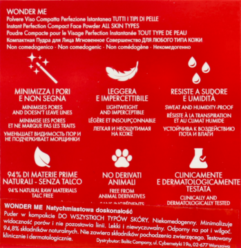Tył czerwonego opakowania pudru Wonder Me: tekst o min. porach, lekkości, odporności na pot, składzie bez talku.