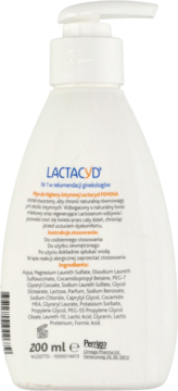 Tył białej butelki płynu do higieny intymnej Lactacyd Femina 200ml z widoczną listą składników.