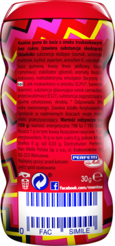 Tył czerwonej butelki gum Mentos Kwaśna Truskawka bez cukru, widok z tyłu z etykietą, kodem kreskowym i logo.