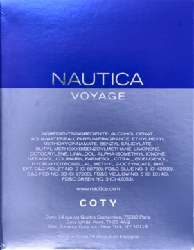 Tył niebieskiego opakowania perfum Nautica Voyage z listą składników i danymi producenta Coty.