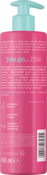 Różowa butelka kremu do ciała Raspberry Zen z niebieską pompką, widok z tyłu z opisem i kodem kreskowym.