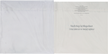 Otwarta elegancka kartka na Chrzest Święty, widok wnętrza z wydrukowanymi życzeniami na kremowym papierze.