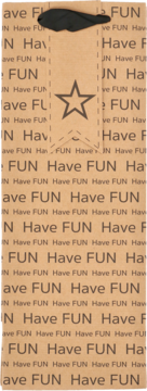Długa tekturowa torba prezentowa z czarną rączką, wzorem 'Have FUN' i centralną metką z gwiazdką.