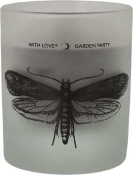 Cylindryczna, matowa świeca zapachowa Garden Party z motywem ćmy, zapach limonka, bergamotka, widok z przodu.