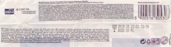 Tył białego opakowania podpasek higienicznych, widoczny drobny tekst informacyjny i duży kod kreskowy produktu.