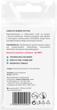 Tył przezroczystego opakowania cążek do skórek Satyna. Widoczne informacje o produkcji niemieckiej i certyfikaty ISO.