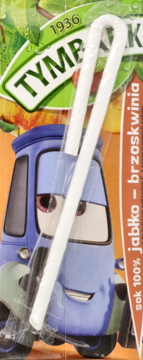 Kartonik soku Tymbark 100% jabłko-brzoskwinia z niebieskim samochodzikiem i przymocowaną białą słomką.