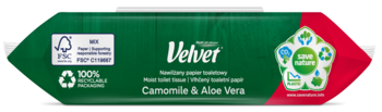 Zielone opakowanie nawilżanego papieru toaletowego Velver z rumiankiem i aloesem, z logo FSC, widok z przodu.
