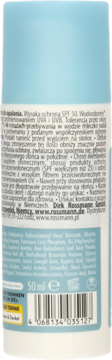 Tył butelki Sunozon Blue Lagoon SPF 50, wodoodpornego mleczka do opalania, z widocznymi składnikami i kodem kreskowym.