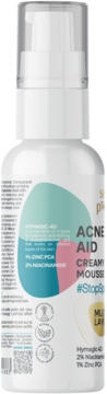 SPRAVA ACNE AID Kremowy Mus, biała butelka z pompką, etykieta z Hymagic-4D, 1% Zinc PCA, 2% Niacinamide, widok z przodu.
