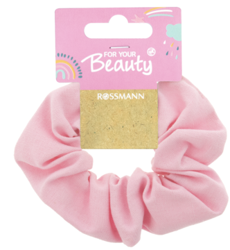 Jasnoróżowa, miękka gumka scrunchie For Your Beauty z metką Rossmann, widok frontalny produktu.
