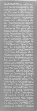 Zbliżenie na etykietę z listą składników (ingredients) podkładu TIRTIR Mask Fit Aura Cushion, biały tekst na szarym tle.