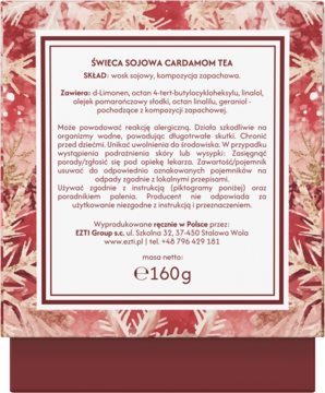 Tył opakowania świecy sojowej Cardamom Tea, z tekstem o składzie, alergenach i masie 160g, na tle świątecznym.