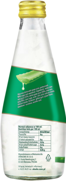 Tył butelki Alo Alo napoju aloesowego z sokiem winogronowym, zielona etykieta ze składem i tabelą wartości odżywczych.