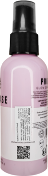 Różowy spray utrwalający makijaż, tył butelki z czarną nakrętką, etykietą, QR kodem i tekstem. Mgiełka Glow.