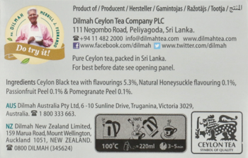 Tył białego opakowania Dilmah Ceylon Black Tea. Widoczny skład: marakuja, granat, wiciokrzew, instrukcja parzenia.