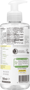 Tył przezroczystej butelki mydła w płynie Alterra Bio Trawa Cytrynowa 300 ml z białą pompką i etykietą ze składem.