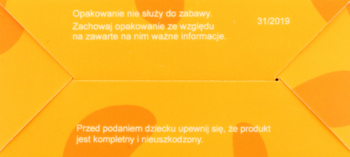 Spód opakowania Moje pierwsze zagadki CzuCzu, żółto-pomarańczowy karton z ostrzeżeniami i datą.
