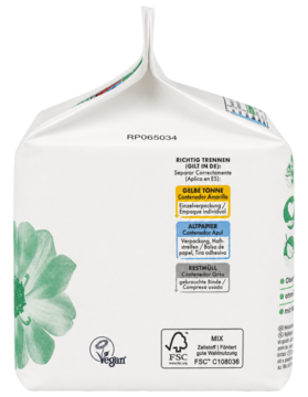 Białe opakowanie podpasek z bawełny organicznej, tył z zielonym kwiatem, logo Vegan i etykietami recyklingu.