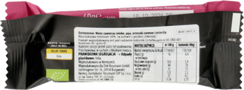 Tył czarnego opakowania bio batonika proteinowego w gorzkiej czekoladzie i smaku ciasteczkowym.