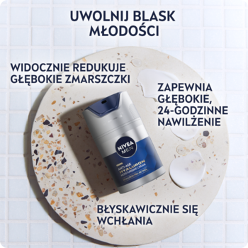 Krem NIVEA MEN Hyaluron anti-age w szarej butelce z pompką, widok z góry na nakrapianej podstawce z kremem.