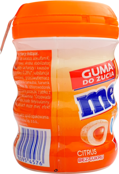 Tył/bok pomarańczowo-białego opakowania gumy do żucia Mentos Citrus bez cukru, z widocznym kodem kreskowym.