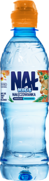 Butelka naturalnej wody Nałęczowianka Kids, przezroczysta, z pomarańczową nakrętką, widok z przodu.