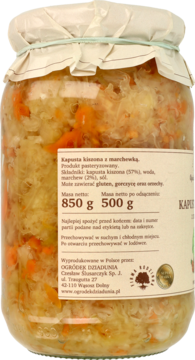 Szklany słój kiszonej kapusty z marchewką, z biało-zieloną etykietą, widok z przodu, 850g.