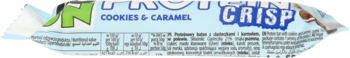 Część opakowania batona GO ON Protein Crisp Cookies & Caramel, białe z niebieskim napisem i zielonym logo.