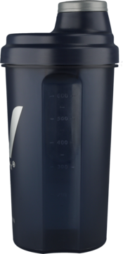 Ciemnoniebieski shaker Wellmix 700ml z miarką boczną, widok z boku, srebrna pokrywka, białe logo.