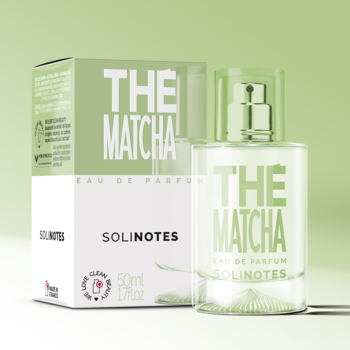 Perfumy Solinotes Matcha Tea 50ml: zielona butelka i pudełko na zielonym tle, widok od przodu.