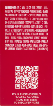 Tył czerwonego opakowania pudru Clarins Ever Matte z białą listą składników i kodem QR.