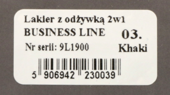 Etykieta lakieru do paznokci z odżywką 2w1 Khaki Business Line 03, z kodem kreskowym i numerem serii 9L1900.