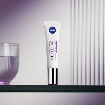 NIVEA HYALURON CELLULAR FILLER krem pod oczy i usta w białej tubce ze srebrną nakrętką, widok z przodu.