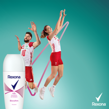 Rexona damski antyperspirant Biorythm, biała kulka z różowym wzorem, a obok skaczący siatkarze na turkusowym tle.