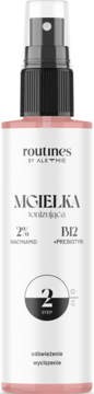 Różowa mgiełka tonizująca Routines Alkmie z niacynamidem i B12, w butelce z atomizerem, widok z przodu.